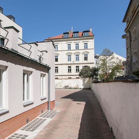 Cozy Apartment In Quiet Courtyard Near Charles Bridge Прага Экстерьер фото