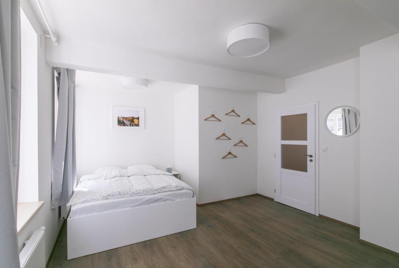 Cozy Apartment In Quiet Courtyard Near Charles Bridge Прага Экстерьер фото